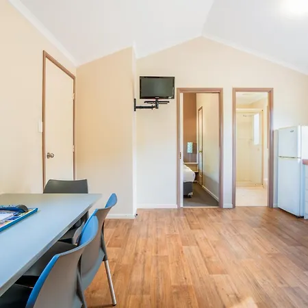 Tasman Holiday Parks - Albany Room photo