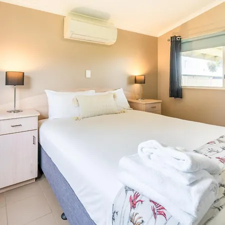 Tasman Holiday Parks - Albany Room photo