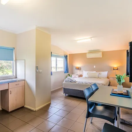 Tasman Holiday Parks - Albany Room photo