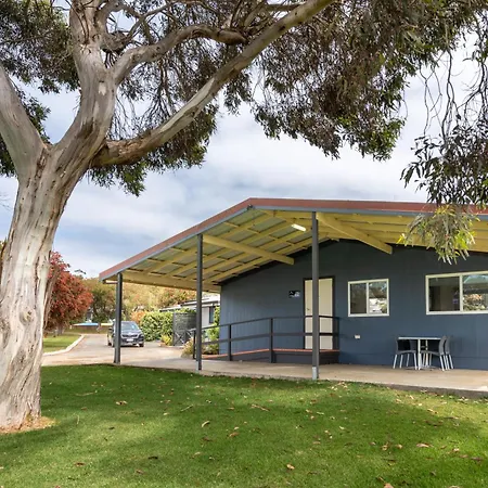 Tasman Holiday Parks - Albany Room photo
